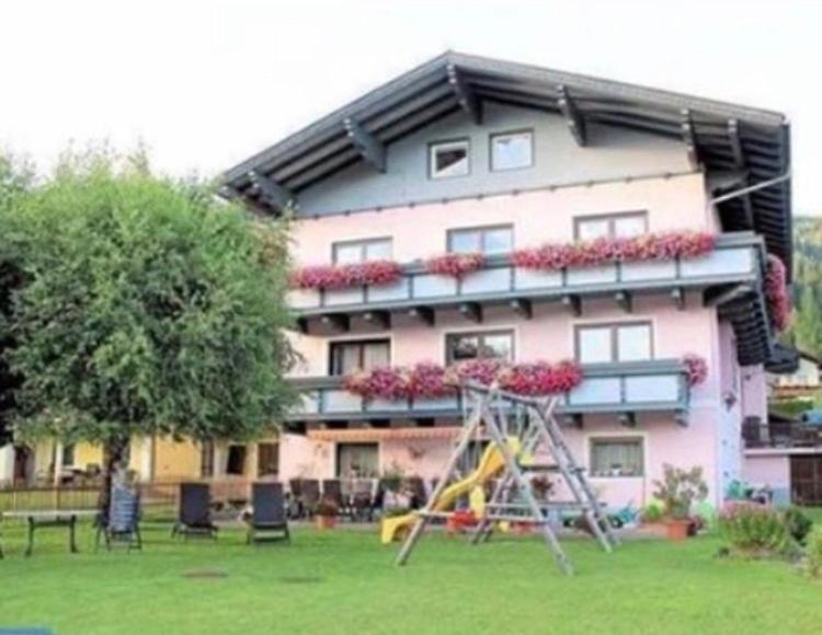 Mani'S Appartements Radstadt Exterior photo